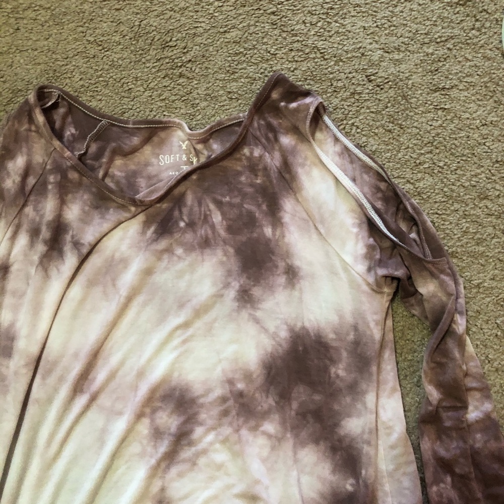 American Eagle open shoulder shirt